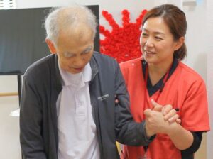 【若松館】夜勤介護／月給30万以上（正）（パ）